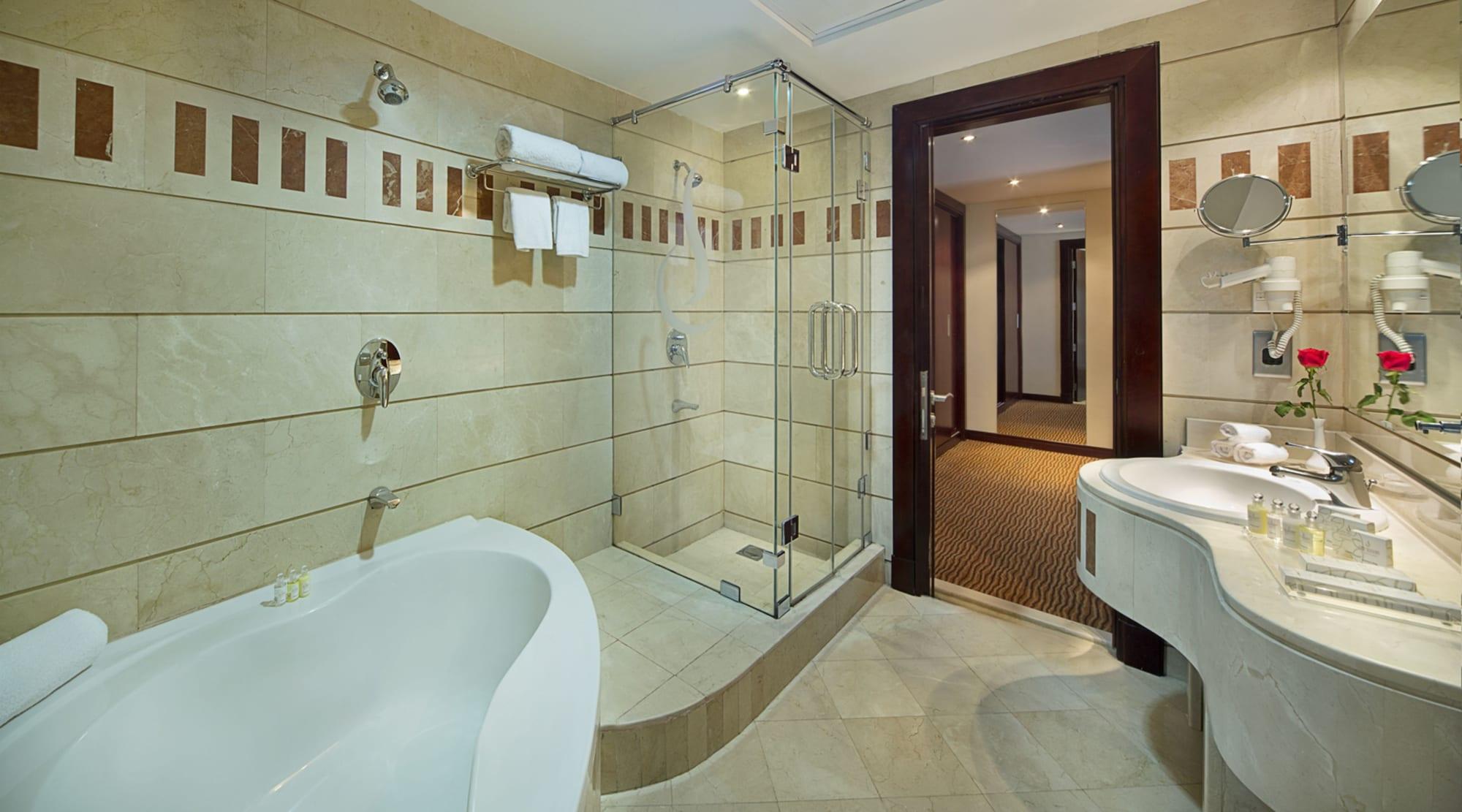 Seasons & Hotel Mascate