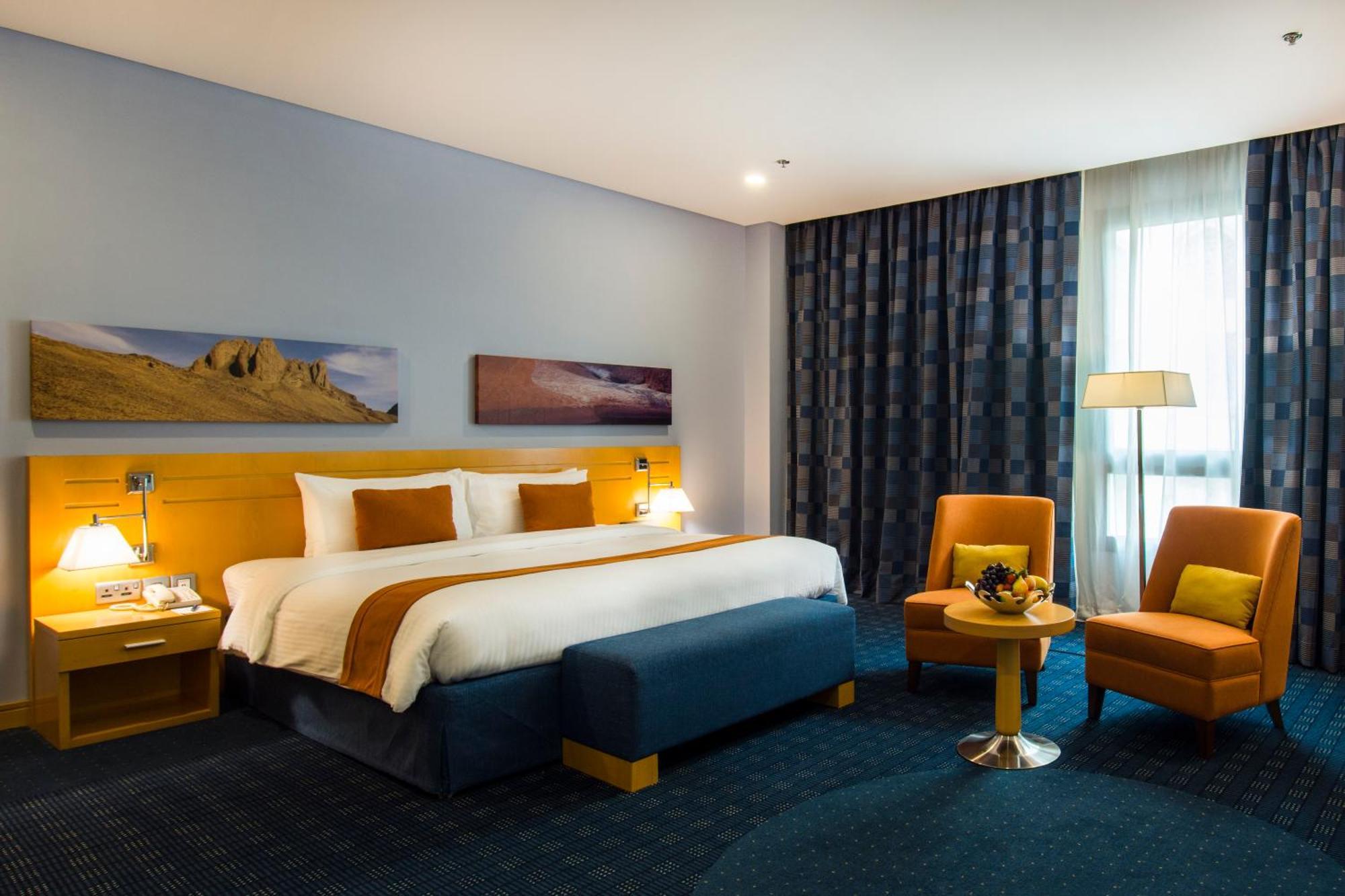 Seasons & Hotel
