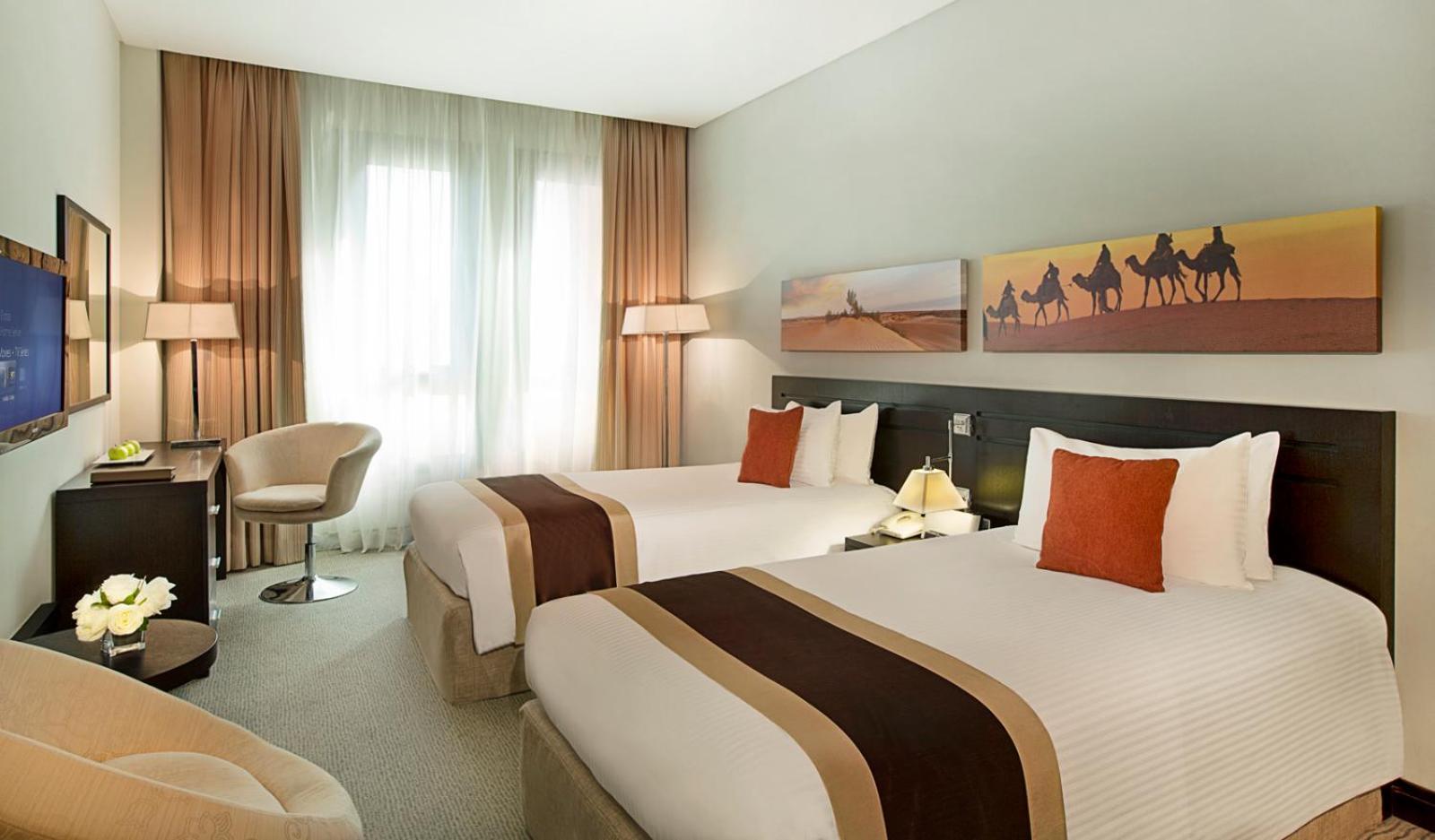 Seasons & Hotel 4*