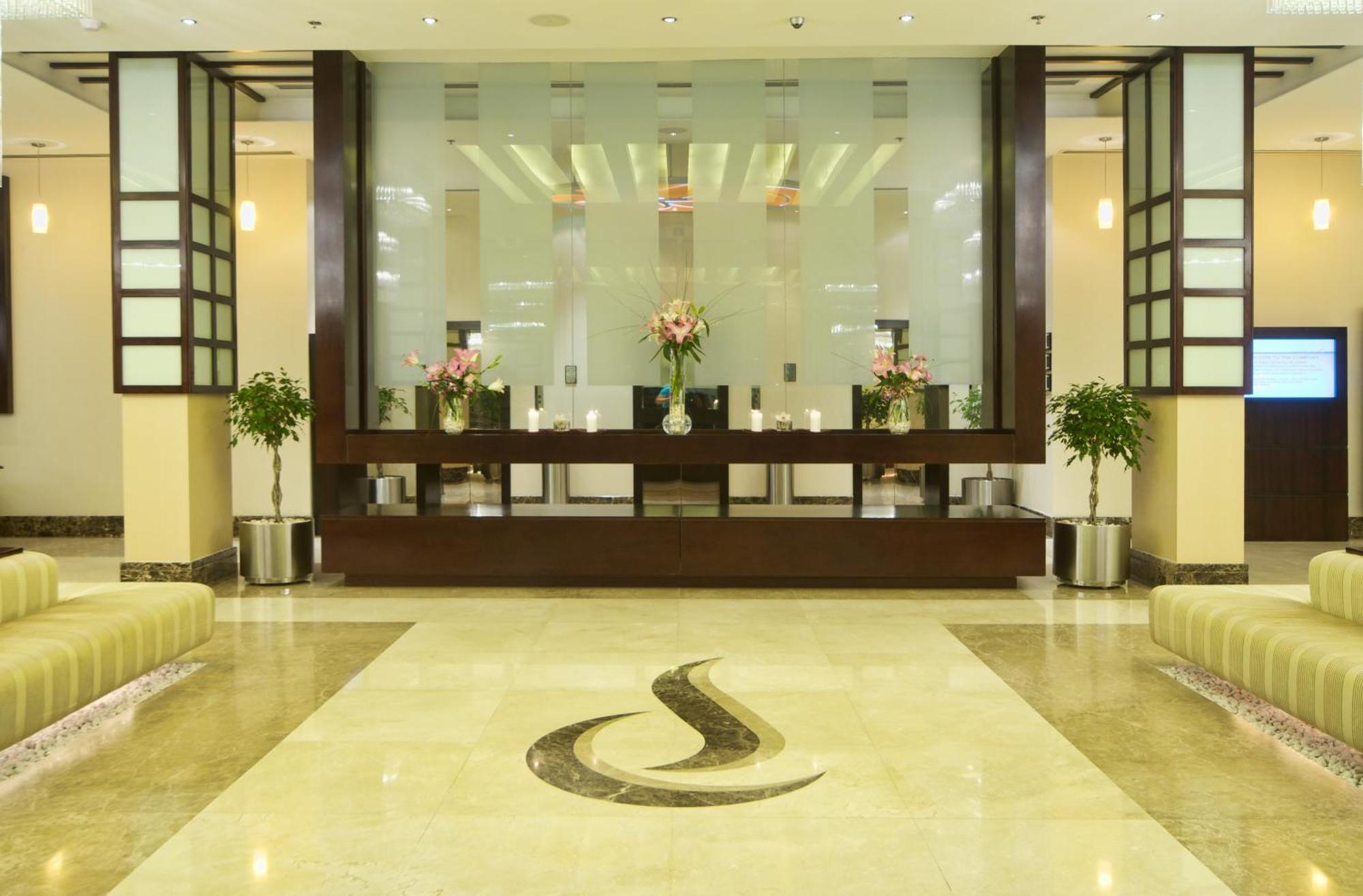 Hotel Seasons &