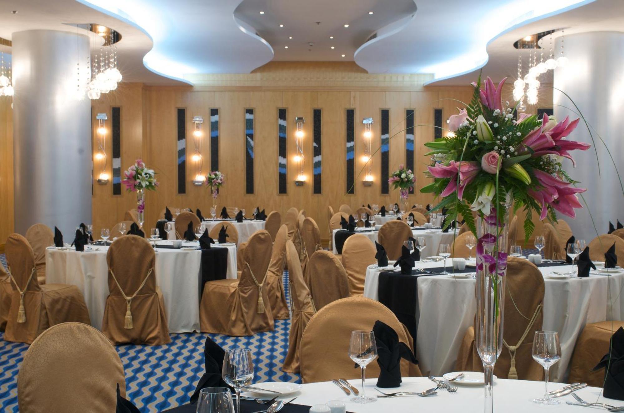 Hotel Seasons & 4*