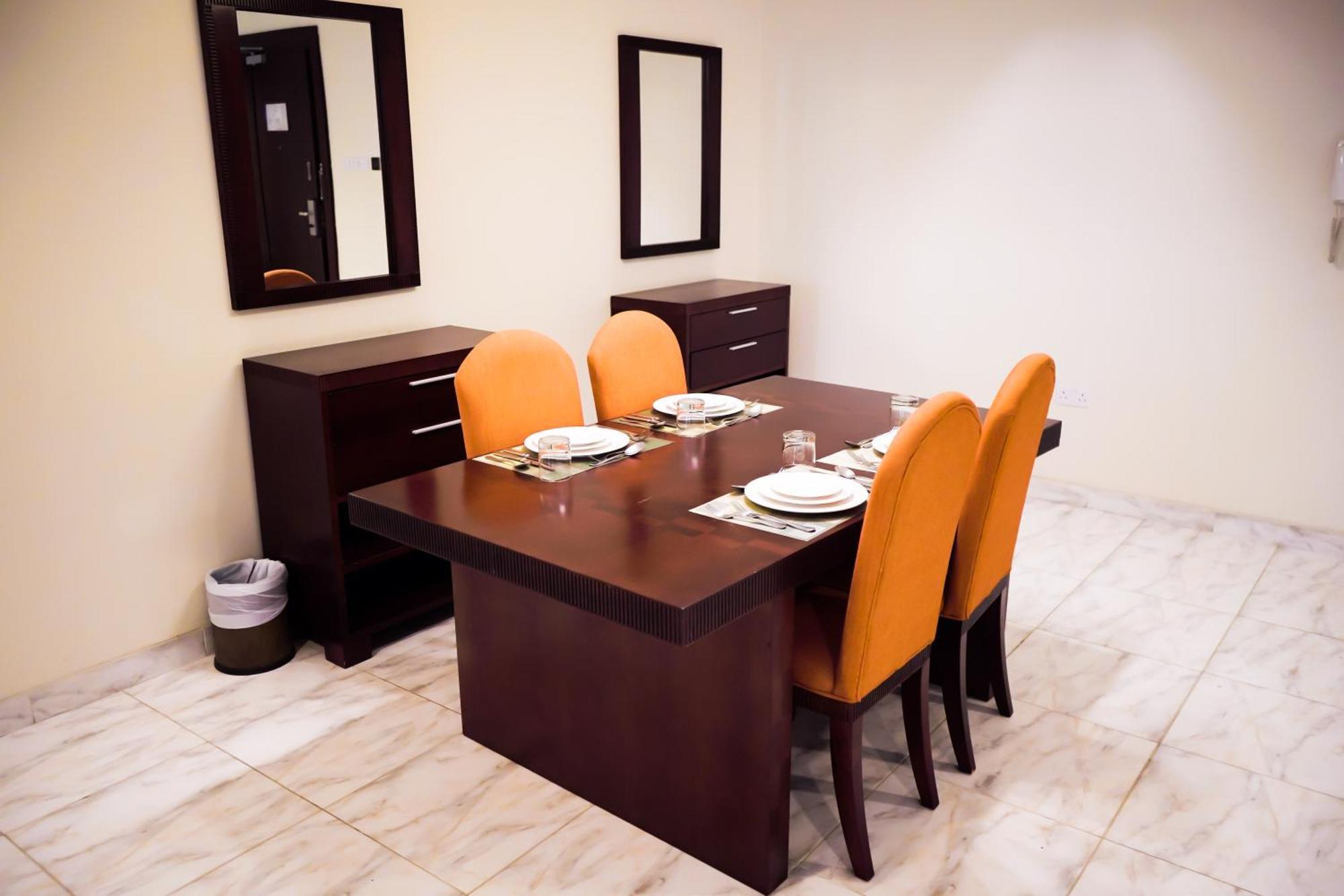 Seasons & Hotel Mascate