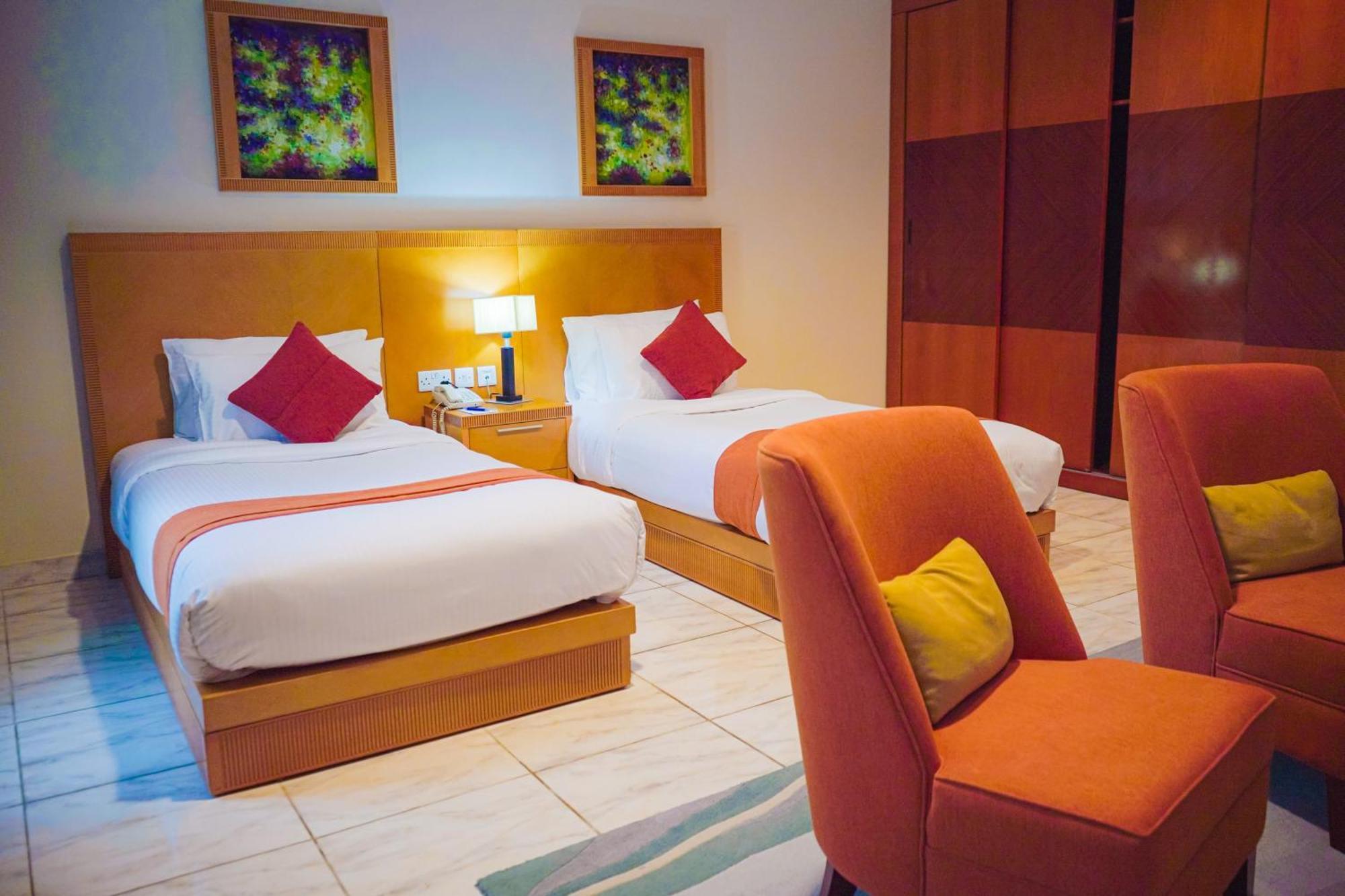 Hotel Seasons &