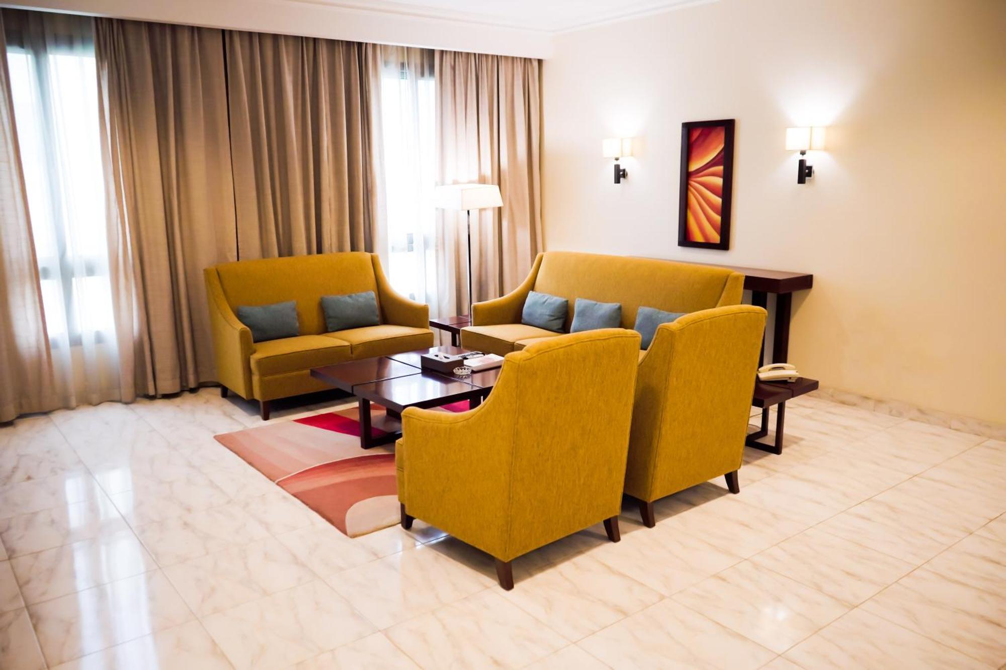 Hotel Seasons &