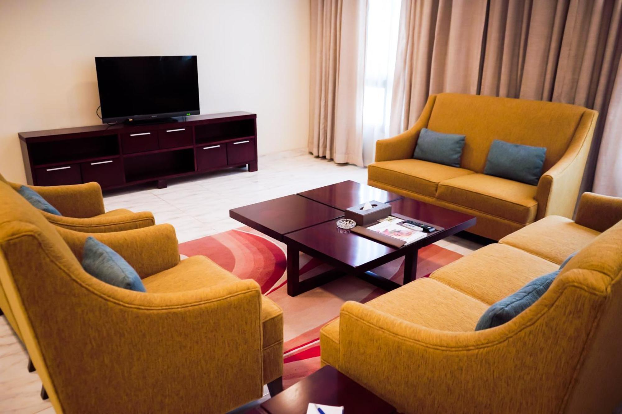 Hotel Seasons &