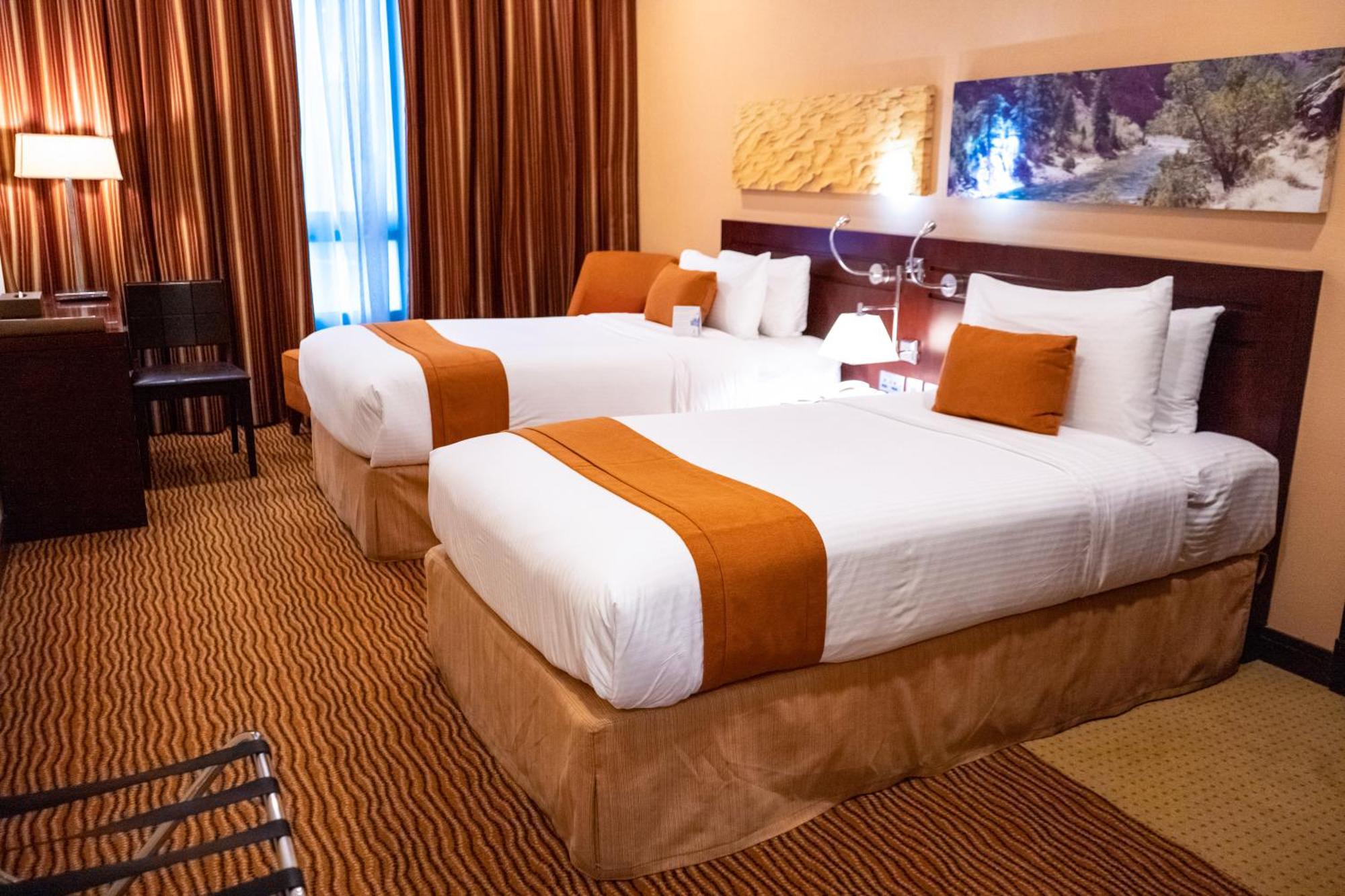 Hotel Seasons & 4*