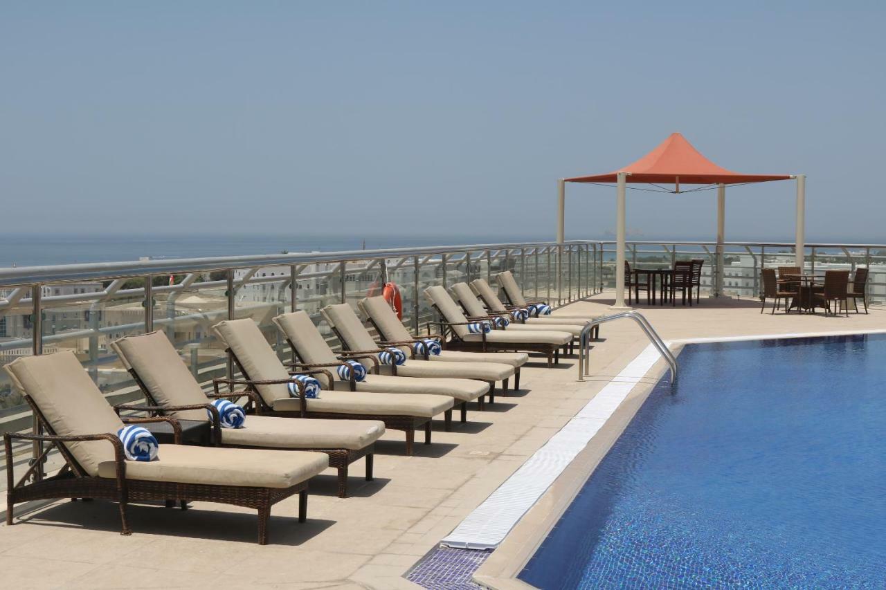 Seasons & Hotel Masqat