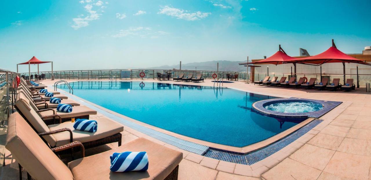 Seasons & Hotel 4*