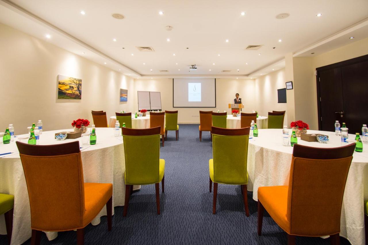 Seasons & Hotel Mascate